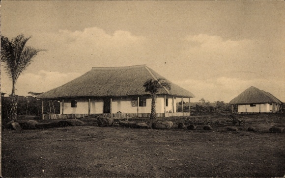 Postcard Pawa Democratic Republic of Congo, Zaire, one of the pharmacies of the main post of the Red Cross
