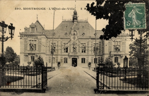 Picture Montrouge Hauts de Seine, Hôtel de Ville, architecture, wrought iron gates, decorative elements
