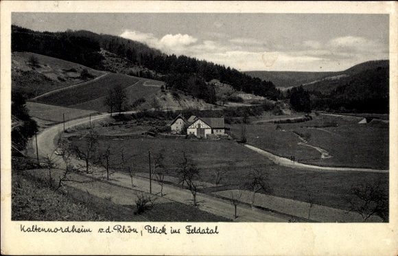 Ak Kaltennordheim in der Rhön, Landschaft, Blick ins Feldatal, Hügel, Gebäude, 