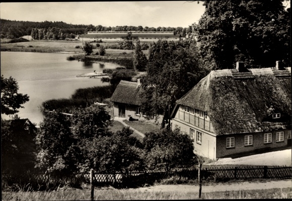 Postcard Neukloster in Mecklenburg, Fischerhäuser, Seepartie