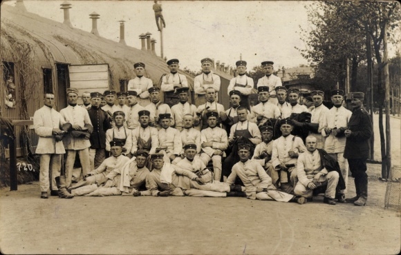 Photo Postcard Königsbrück in Upper Lusatia, military training area, soldiers, group photo