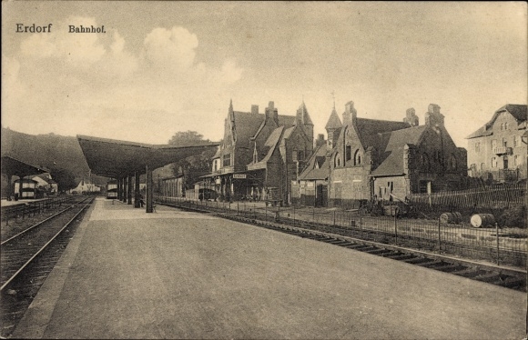 Ak Erdorf Bitburg in de Eifel, treinstation, perron