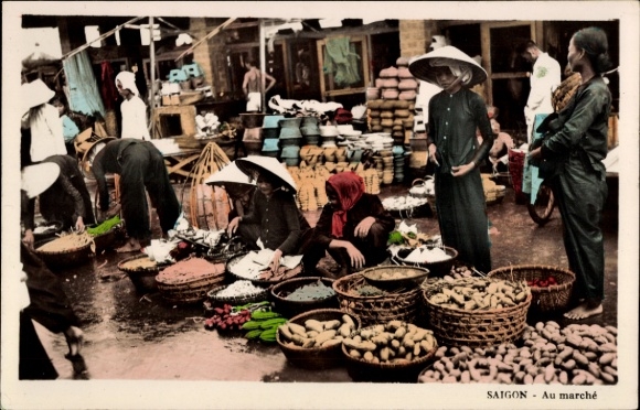 Ak Ho Chi Minh Stadt Saigon Vietnam, Markt mit Menschen, Körben, Obst und Gemüse