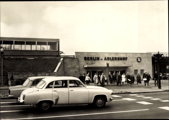 PC Berlin Treptow Adlershof, S-Bahn station, street side, cars