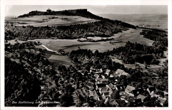 Ak Bad Staffelstein am Main Opper-Franken, Staffelberg met Romannstal, luchtfoto