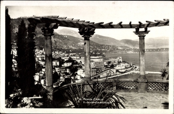 Ak Monte Carlo Monaco, Blick auf  Küstenlandschaft, Säulen, Architektur