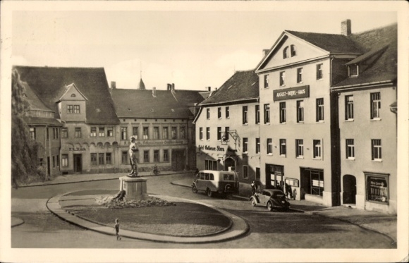 Postcard Lutherstadt Eisleben Saxony Anhalt, August-Bebel-Platz, Lenin Monument, Hotel Goldener Stern