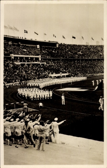 Postcard Berlin Olympic Stadium, Olympic Games 1936, opening ceremony, entry of the German team
