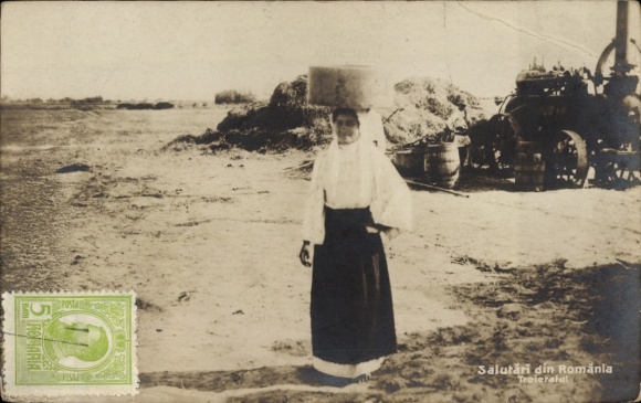 Postcard Romania, woman in traditional costume