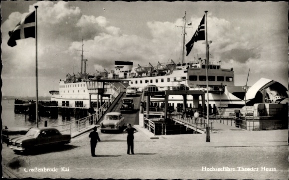 Postcard Großenbrode in Ostholstein, ocean ferry Theodor Heuss, cars