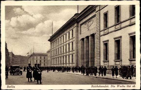 PC Berlin Mitte, Reich Chancellery, the guard replaces, Voßstraße, SS