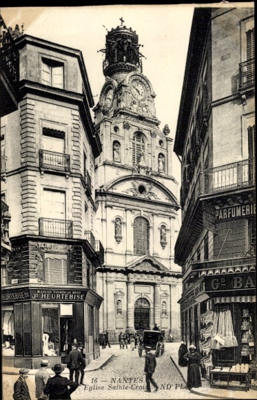 Ak Nantes Loire Atlantique, Eglise Sainte-Croix, Parfumerie, Heurtebise, Stadtansicht