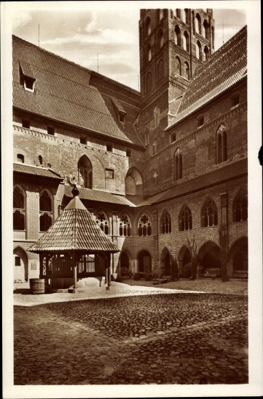 PC Malbork Marienburg West Prussia, cloister in the high castle