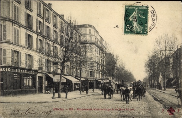 Postcard Clichy Hauts de Seine, Boulevard Victor Hugo, pharmacy