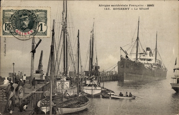 Ak Conakry Konakry Guinee, havengezicht, schepen, mensen, Afrika, Franse kolonie