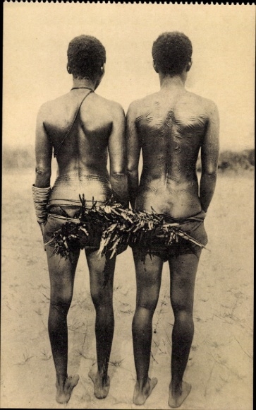Postcard Costume de danse des femmes Yaelima, women, decorative scars