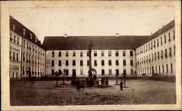 CdV Praha Praga, Zamek Praski ?