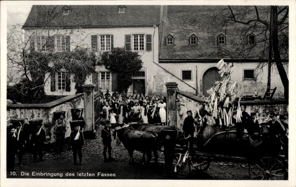 Postcard Bringing in the last barrel, wine growing