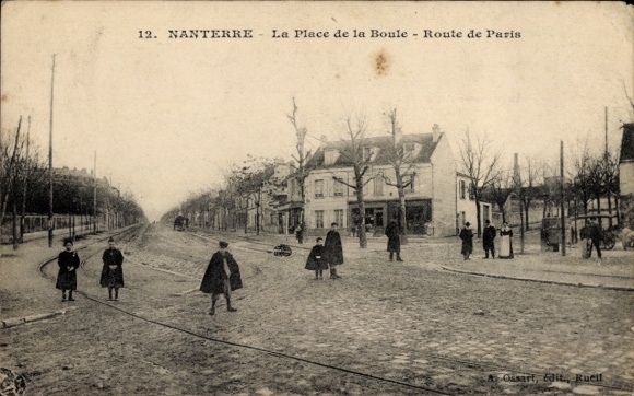 CPA Nanterre Hauts-de-Seine, La Place de la Boule, Route de Paris