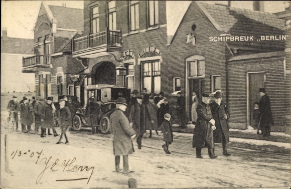 Postcard Prins Hendrik on the grounds of the shipwreck at the Hoek van Holland, American Hotel