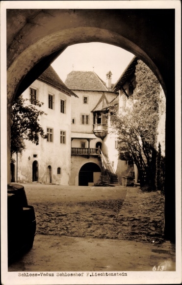 KP Vaduz Liechtenstein, dziedziniec