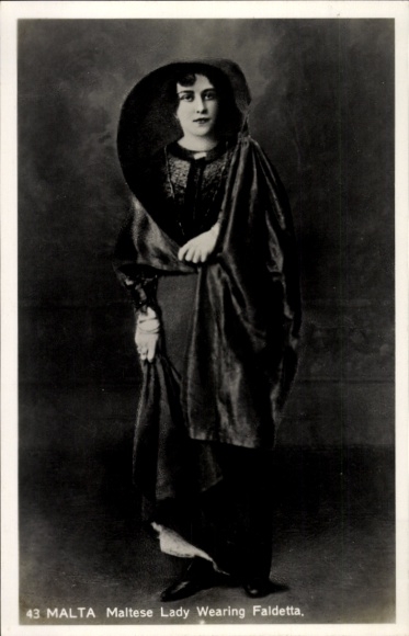 Picture Maltese woman wearing a faldetta
