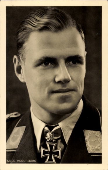Odznaczony Krzyżem Rycerskim KP majora Luftwaffe Joachima Müncheberga, Liście Dębu z Mieczami