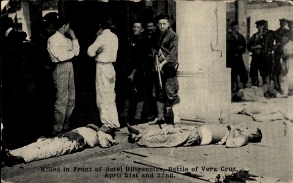 Photo Postcard Vera Cruz Mexico, Hotel Dilicencias killed men, revolution