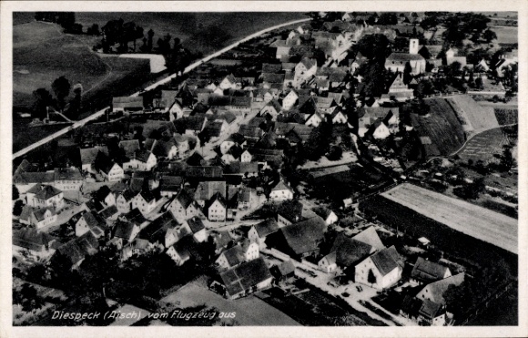 Ak Diespeck in Mittelfranken, Luftaufnahme von  viele Häuser, ländliche Umgebung