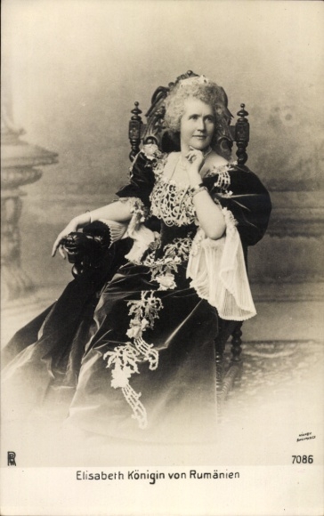 Postcard Queen Elisabeth of Romania, seated portrait, RPH 7086, Carmen Sylva