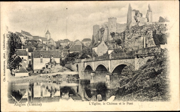 Postcard Angles sur l'Anglin Vienne, view of a church, a castle, a bridge, buildings, water
