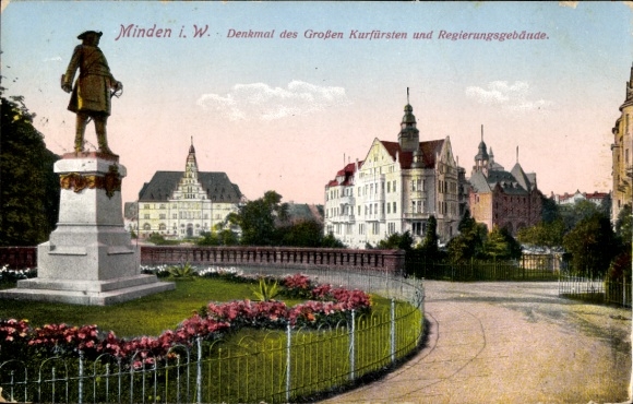 Ak Minden in Westfalen, Denkmal des Großen Kurfürsten, Regierungsgebäude, blühende Blumenbeete