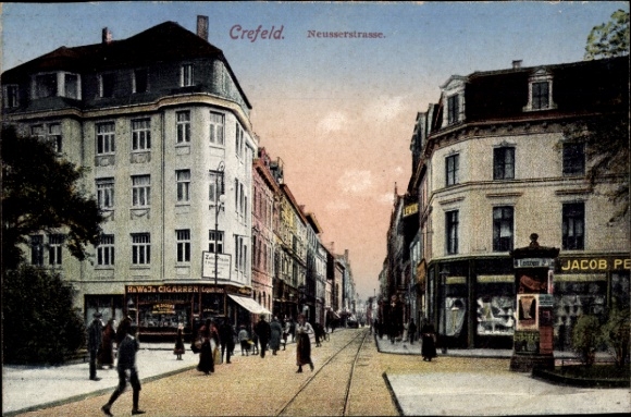 Ak Krefeld am Niederrhein, Neusserstraße, Gleise, HaWeJa Zigarrenhandlung, Passanten