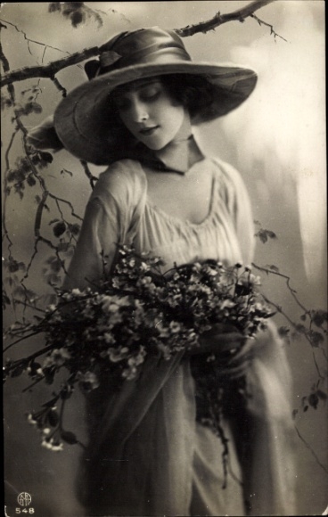 Postcard Young woman with hat, portrait
