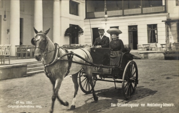 Ak Großherzogspaar von Mecklenburg Schwerin, Kutsche, Friedrich Franz IV., Alexandra