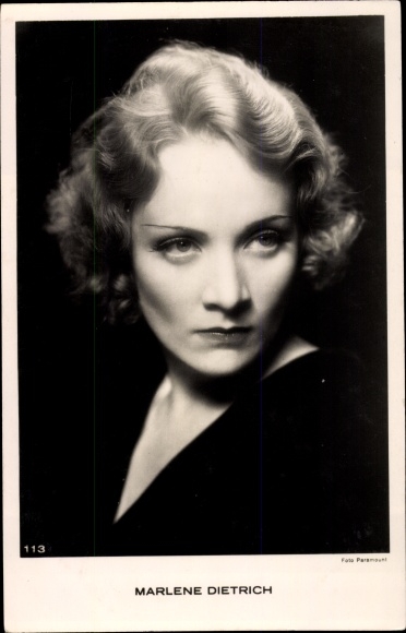 Postcard actress Marlene Dietrich, portrait