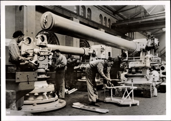 Photo Heinrich Hoffmann, artillery workshop, ship guns, December 1939