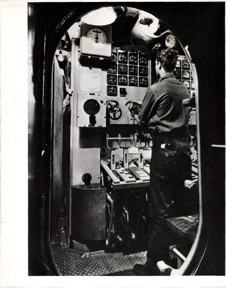 Foto Amerikanisches Kriegsschiff, U-Boot, Innenansicht