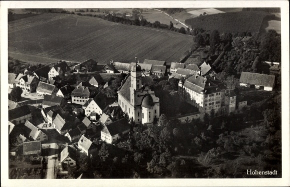 Postcard Hohenstadt in Württemberg, aerial view of church, residential buildings, fields