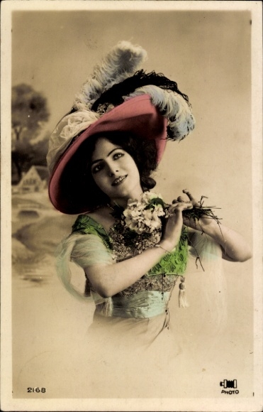 Postcard Young woman with hat, portrait