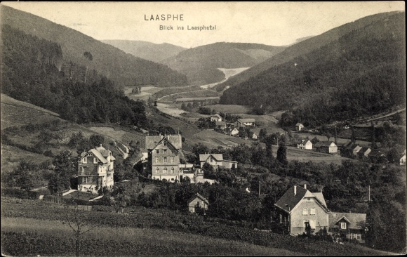 Ak Bad Laasphe Noordrijn-Westfalen, Laasphetal, dorp met uitzicht op het landschap