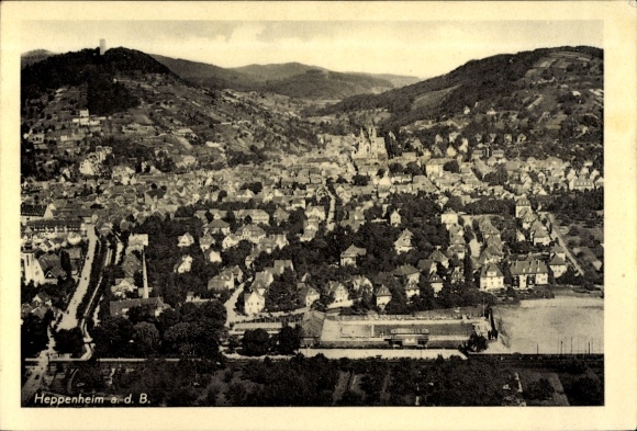 Ak Heppenheim an der Bergstraße, Luftaufnahme von  Berge im Hintergrund, Stadtansicht