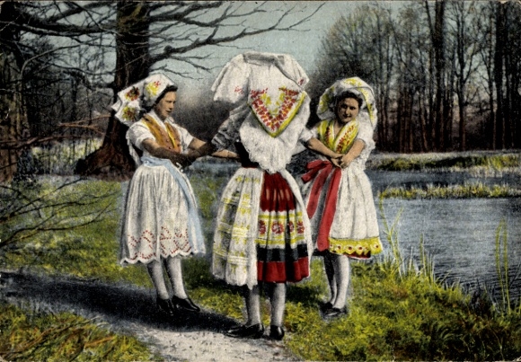 Ak Reigen der Spreewälderinnen, Frauen in Spreewald-Tracht