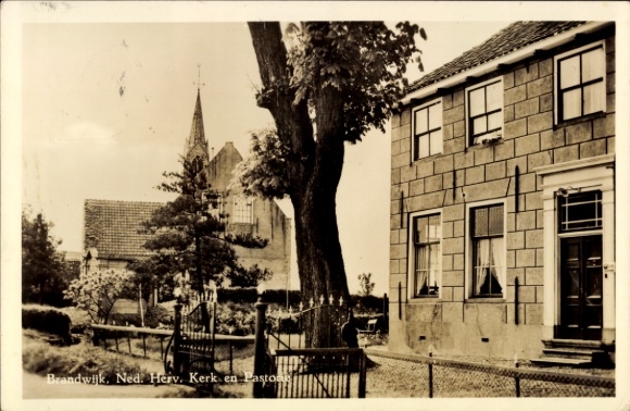 Ak Brandwijk Südholland, Ned. Herv. Kerk en Pastorie