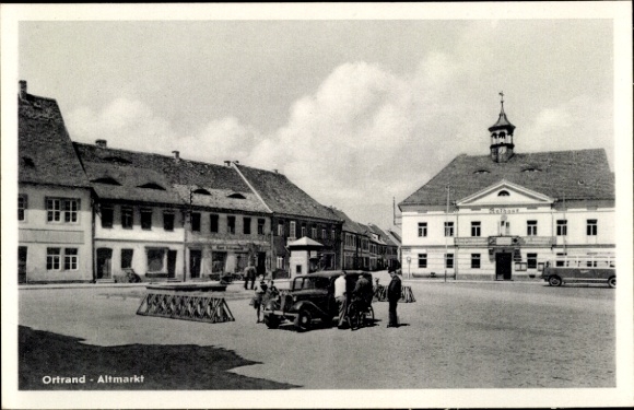 Postcard Ortrand in Niederlausitz, Altmarkt, Town Hall