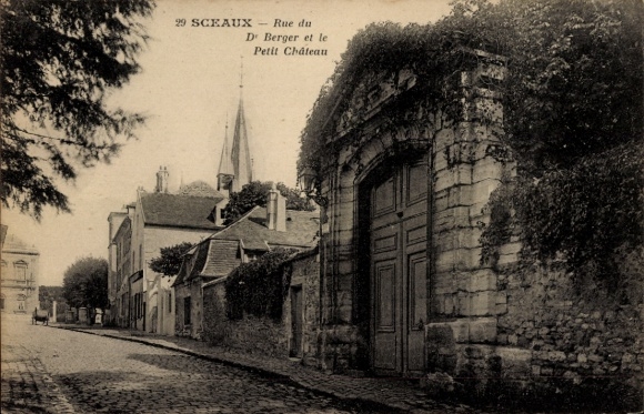 Ak Sceaux Haut de Seine,  Rue du D Berger et le Petit Chateau