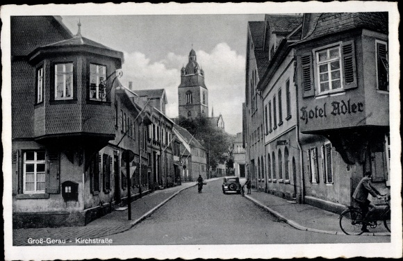 Ak Groß Gerau in Hessen, Blick in die Kirchstraße, Hotel Adler, Radfahrer