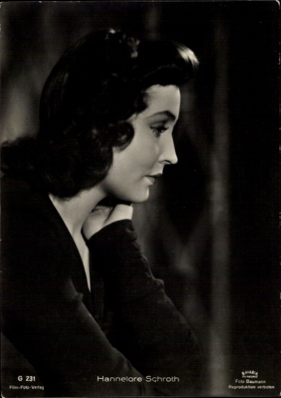 Ak-actrice Hannelore Schroth, portret in profiel