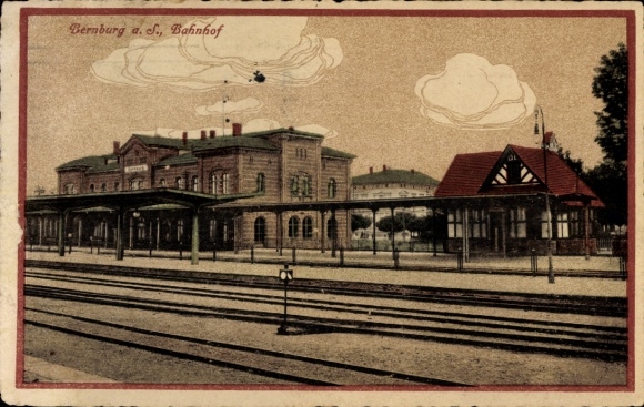 Postcard Bernburg an der Saale, station track side