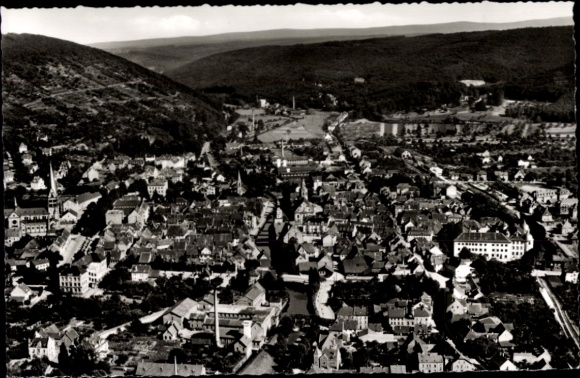 Ak Ettlingen in Baden, Luftaufnahme von  Blick ins Albtal,  Gebäude
